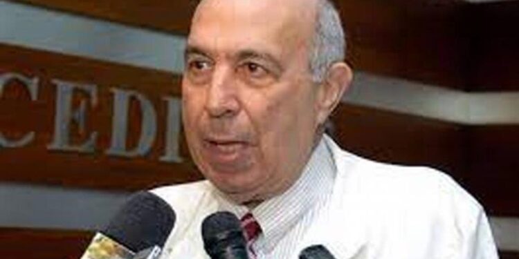 Sepultan restos del doctor Eduardo Yermenos