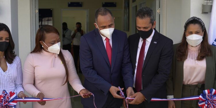 Indotel e ITLA dejan en funcionamiento Centro Informático Tetelo Vargas