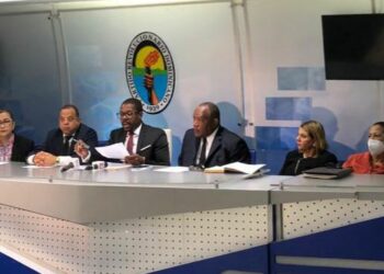 Abogados del PRD ven buscan amedrentar a su director de comunicaciones