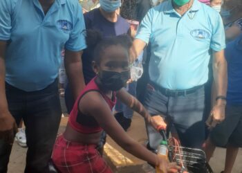 Funvimameso hace felices a decenas de niños con entrega de juguetes en Villa María-Mejoramiento Social