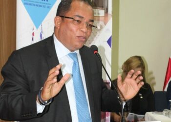 Contralor Catalino Correa diserta sobre transparencia en el uso de fondos públicos