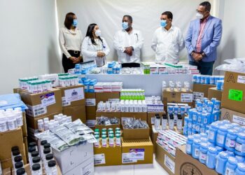 Gabinete entrega lotes de medicamentos a hospitales de SDE