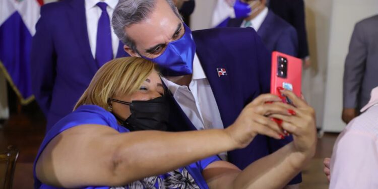 Abinader dispone nivelar desde este mes 92,627 pensiones civiles a 10 mil pesos