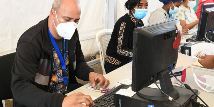 Epidemiología exhorta a no participar en eventos masivos patra evitar contagios