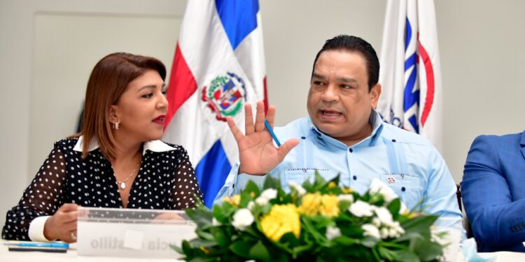 Exhorta a sociedades de gestión a trabajar para dar a conocer el Derecho de Autor