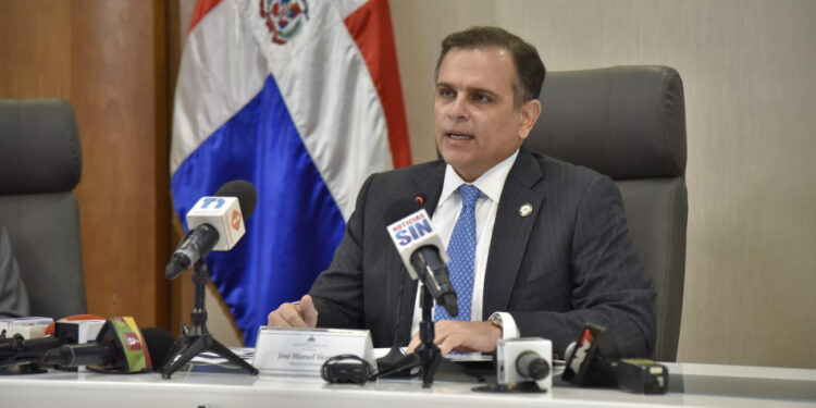 Gobierno logra cerrar 2021 con un déficit fiscal de -2.7%