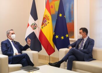 Sánchez agradece al presidente dominicano su apoyo al turismo durante la pandemia