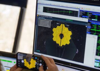 El telescopio Webb despliega con éxito su enorme espejo principal