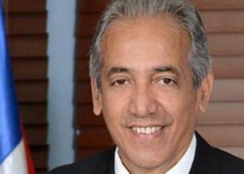 Piden en Change Org destitución Cónsul Miami; el PRM rechaza pedido