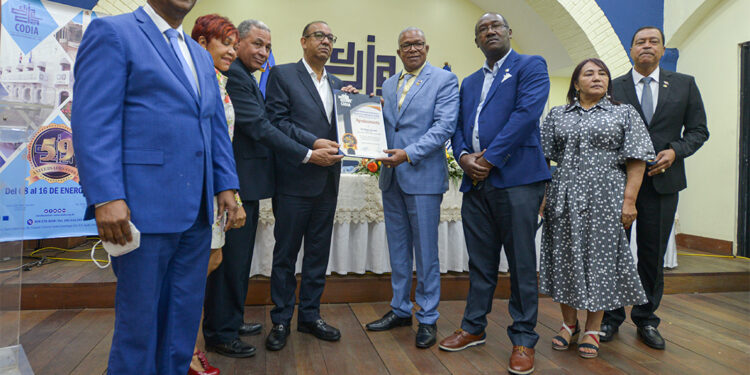 Deligne Ascención anuncia en el CODIA vasto plan de construcciones viales para el 2022