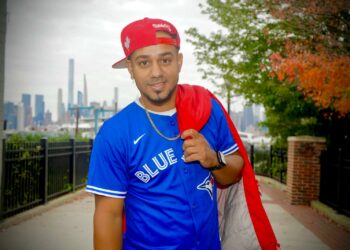 “King J La Realeza” celebra éxitos de álbum “Romantic Bow”