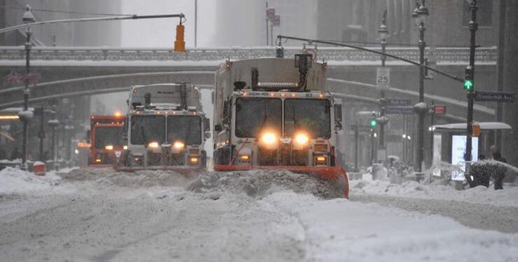 Tormenta de nieve azotó a más de millón y medio dominicanos en EUA