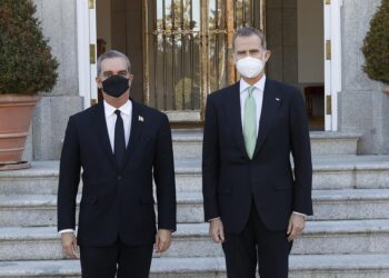 Abinader almuerza con el Rey y mañana se reunirá con Sánchez