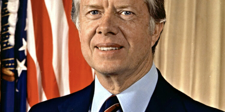 Jimmy Carter ve a EEUU tambalearse y ante riesgo real de conflicto civil