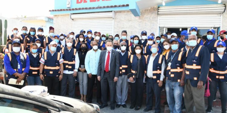 Decenas de inspectores verificarán tercera vacunas a partir del lunes