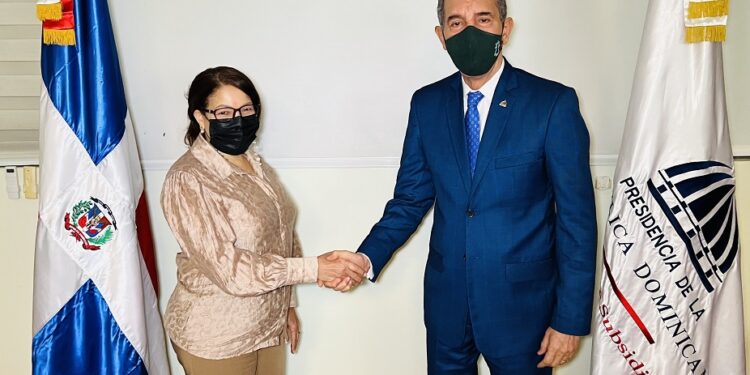 Gobierno mejora ayuda a 23 mil 744 estudiantes de la UASD