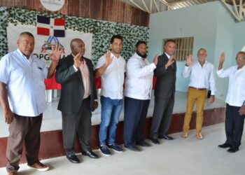 Propietarios de Grúas de la RD juramentan directiva 2022-2024