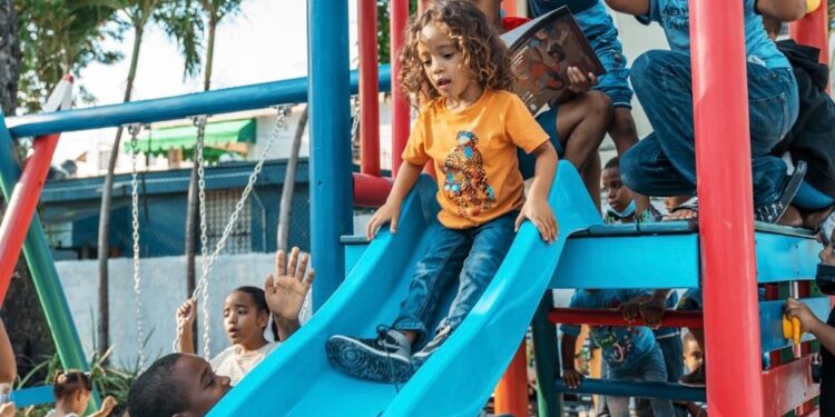 Parque 30 de Mayo, acogedor lugar para la familia y la niñez