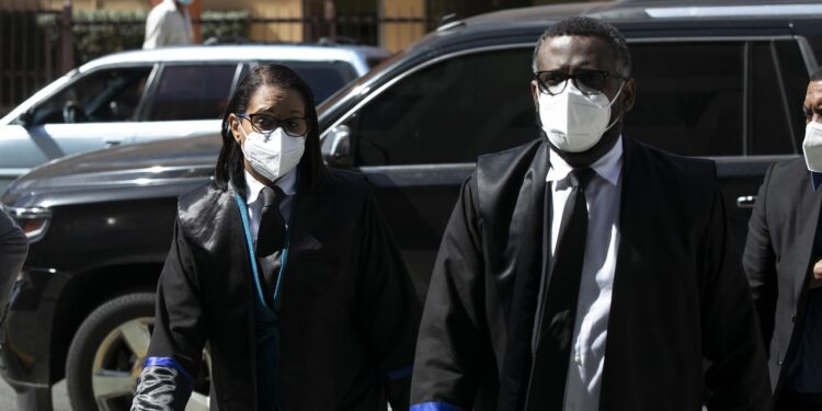 Tribunal pospone para el martes audiencia sobre el caso Medusa