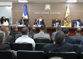 JCE presenta a partidos propuesta de reestructuración del área de Informática 