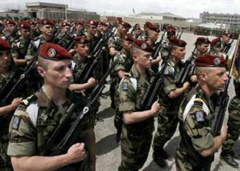 Macron instruye  a los militares franceses a ir a Ucrania