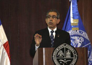 Doctor Asjana advierte de las consecuencias de clases presenciales inmediata en la UASD