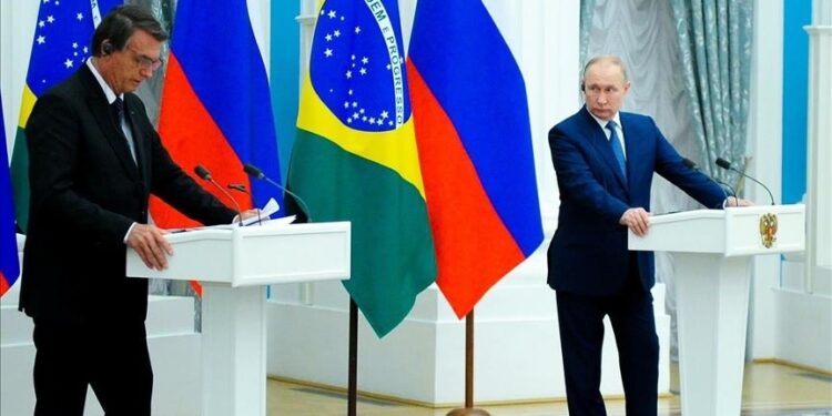 Análisis: Bolsonaro, un ciego en el tiroteo internacional