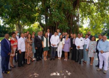 Adompretur y ministro Collado tratan prioridades del sector turístico