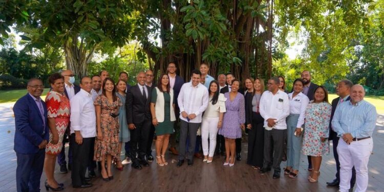 Adompretur y ministro Collado tratan prioridades del sector turístico