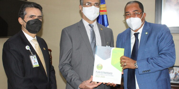 Contralor se reúne con presidente del Tribunal Superior Electoral