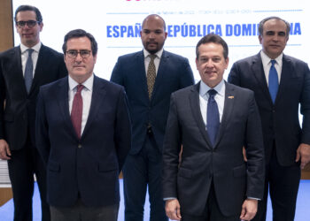 RD invita a España a beneficiarse del 'nearshoring' y de un clima de negocios favorable