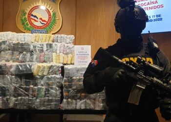 Detienen a cinco individuos al incautar 454 paquetes de presunta cocaína en La Altagracia