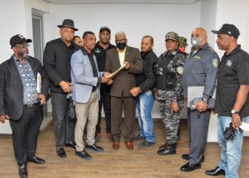 Director Pensiones promete tramitar al Presidente necesidades de reservista de FFAA y PN