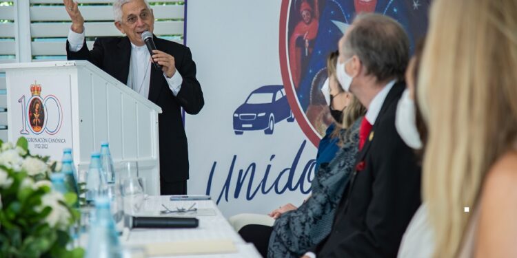 Lanza premio al himno conmemorativo a la Virgen de la Altagracia en los 100 años de su Coronación