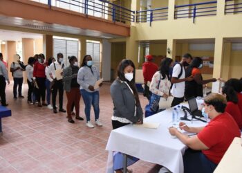 Ofertas de empleos simultáneas en el Distrito Nacional, Santiago y Montecristi 