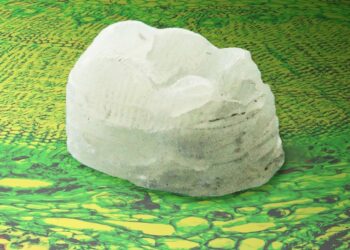 Un compuesto de madera duro como el hueso y resistente como el aluminio