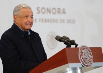 Lopez Obrador pide a Transparencia de México que publique ingresos de un periodista