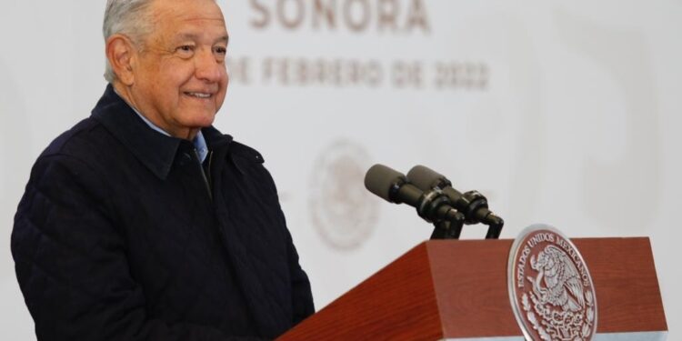 Lopez Obrador pide a Transparencia de México que publique ingresos de un periodista