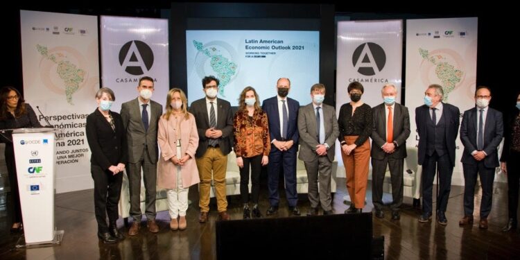 Latinoamérica y el Caribe no recuperará los niveles de PIB per cápita prepandémicos hasta 2024