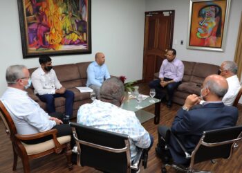 Sancionan negocios por cobro comisión por uso de tarjeta de crédito