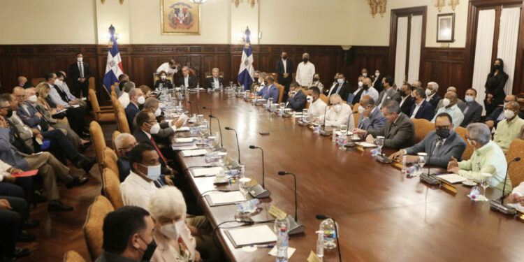 Gobierno anunciará nuevas medidas sobre el gasto público y las alzas internacionales de los precios