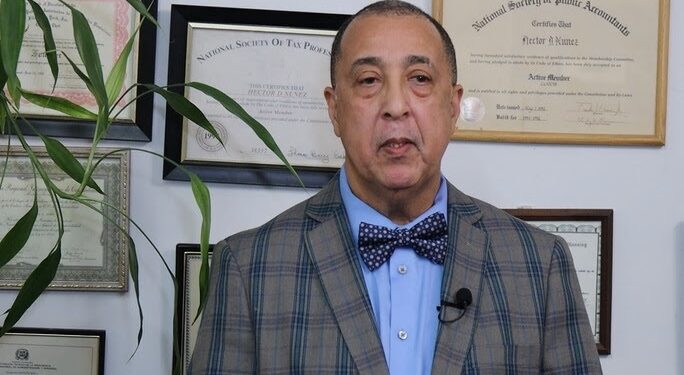 Contador dominicano insta latinos con ITIN a reclamar créditos fiscales