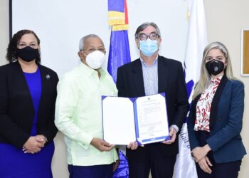 INTEC patentiza tablero fabricado a partir del reciclaje de botellas