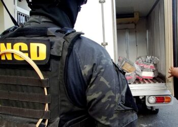 Incautan 120 paquetes de presunta cocaína camuflados como bebidas gaseosas