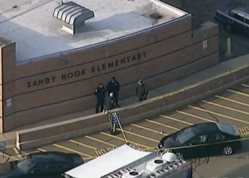 Primera condena en EEUU a un fabricante de armas por matanza ocurrida en un centro escolar