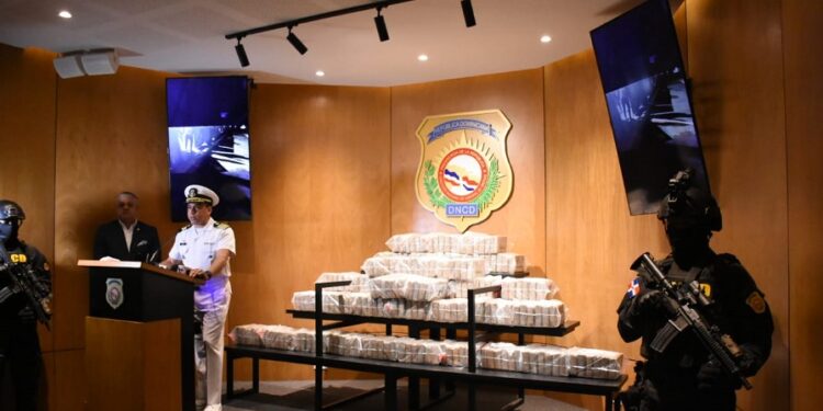 DNCD incauta 250 paquetes de presunta cocaína en San Pedro de Macorís.