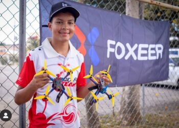 Joven dominicano de 17 años entre los mejores del mundo en carreras de drones 