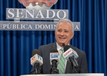 Senador buscará un millón de firmas de apoyo a la Ley de Extinción de Dominio