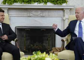 Presidentes de Ucrania y EE.UU. discuten por teléfono sobre situación de seguridad