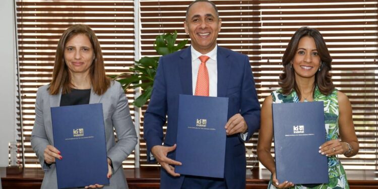 Indotel entrega certificados de licencia a Altice que autoriza el servicio móvil en 30MHz 